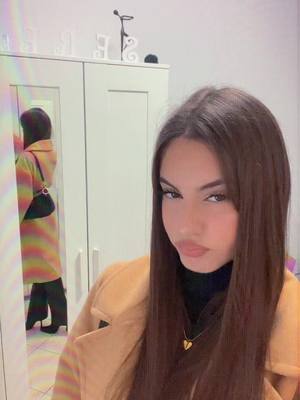 A post by @serena_sposito on TikTok caption: 👄