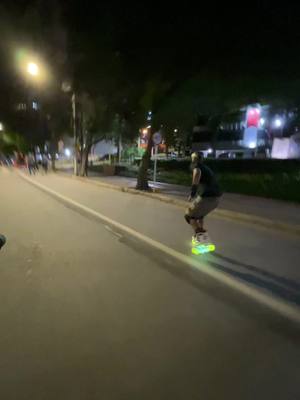 A post by @floripainline on TikTok caption: Aquele Rolezão com os melhores 💚🔥🔥🔥 #luminousreels  #Rollerfloripa #inlinestory  #FRskates #sebaskates  #sebaskatesbrasil  #patinsinline  #patinsbr  #patinssc  #patinsfloripa  #patinsderua  #patinsurbano  #maispatins  #rolederua  #rollerskate  #rollerskating  #rollerlovers  #rollernigth  #foryou  #foryoupage.