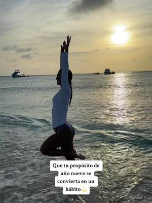 A post by @stefi_fitcoach on TikTok caption: Que tu propósito de año nuevo se convierta en un hábito💫 #venezuela #propositos #pty #madriskilosroques #losroques #añonuevo 