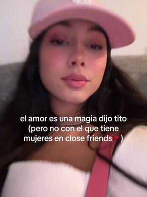 A post by @adrianakrystal_ on TikTok caption: PERO NO CON ESE TIPO🚩