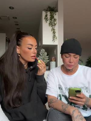 A post by @emiliamorens on TikTok caption: What phone? @Natasha Morén-Espinoza #fyp #foryou #lesbiancouple #lesbiansoftiktok #marriedlesbians #wlw 