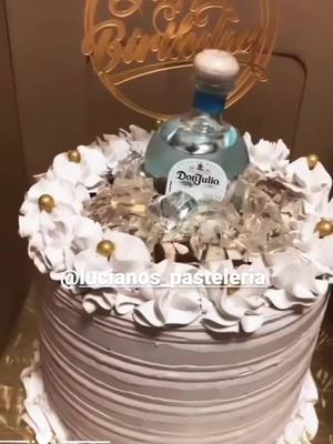 A post by @lucianospasteleria on TikTok caption: #cappuccino #moka #cake #tequila #tiktok #viral #tiktokchef #chef #pasteleria  #cumpleaños