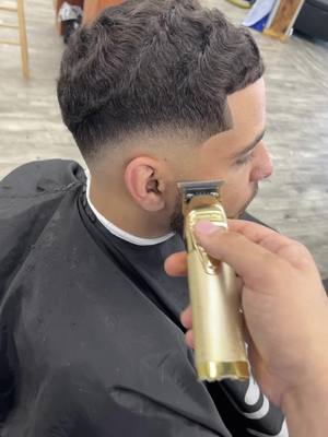 A post by @murrycutz on TikTok caption: #likethat #barber #barberlife #pov 