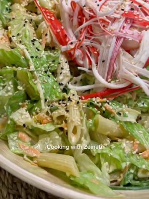 A post by @zeinabsaiidi on TikTok caption: سلطة باستا و كراب 😍 #سلطات #salad #tiktokcookbook 