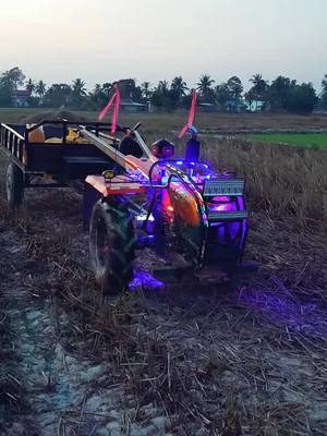 A post by @khmer.tractor.99 on TikTok caption: ស្រឡាញ់ការរាប់អាន✌😘