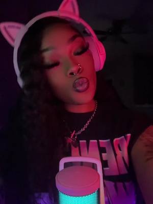 A post by @shayysznnn5 on TikTok caption: streamin now #viral #fyp #twitchstreamer link in bio !!