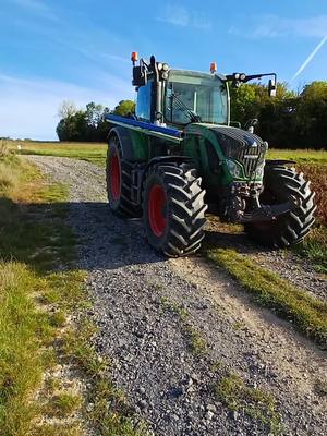 A post by @agribenji_80 on TikTok caption: J'ai des fendt et pas toi !! 🚜💨 #fendtvario #fendt #agriculture #fendtastic #fendt720 #fendt415 #fendt514 #passion 