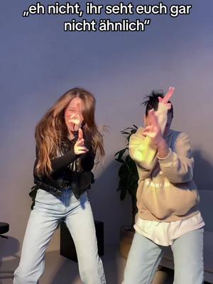 A post by @saidyj on TikTok caption: Immer wieder lustig😂 @AimyL #twins #dance #foryou 