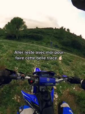 A post by @27_enduro on TikTok caption: Un peu d’enduro avec cette trace sinueuse bien sympa ✌🏻🌳 #moto #enduro #motocross #motorcycle #dirtbike #yamaha #pourtoi 