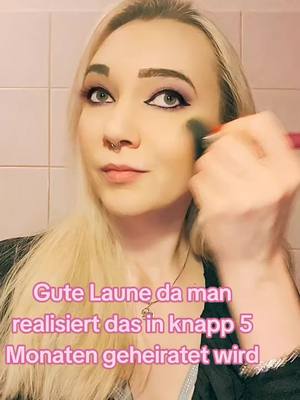 A post by @christinspranger on TikTok caption: #leipzigwoman #einzelhandel #spätschicht #heiraten #5monate 