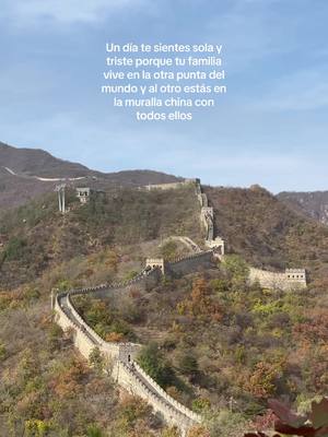 A post by @paulalutao on TikTok caption: Todo llega ✨ #china #beijing #greatwallofchina #chinatravel 