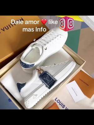 A post by @siphe.ka on TikTok caption: "Enamórate del paso que dejan tus nuevas zapatillas KiTOKO.sneakers. Síguenos para más estilo y dale like a nuestros pasos en TikTok. #CaminandoConEstilo #KiTOKOSneakers