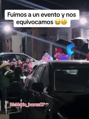 A post by @peluchinchin_oficial on TikTok caption: Siempre nos pasan cosas bien random JAJAJA🤷🏽‍♂️🥴 #amigatoskids #fypシ #parati #foryoupage #mtynl #humor #eventos #monterrey #eventos #tiktok 