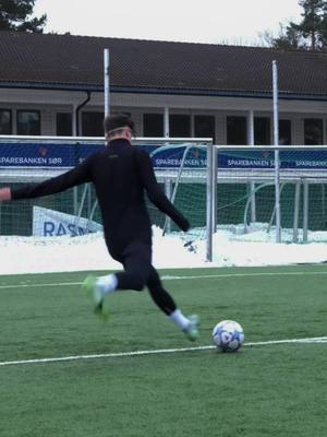 A post by @alex.sherban on TikTok caption: ASMR training🎙️⚽️. Part 7 #practice #footballgirl #footballtiktok #ASMR #fyp #footballtraining #football @МУХА 🪰 @Real Madrid C.F. @AFC Ajax 