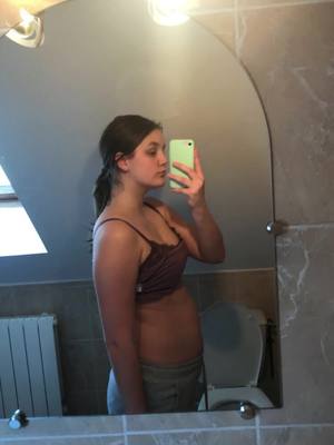 A post by @anaisdct on TikTok caption: N’abandonnez pas et croyez en vous ✨ #pourtoi #fyp #salledesport #transformation #workout #sport #healthy #muscu #gymshark #outfit #pertedepoids 