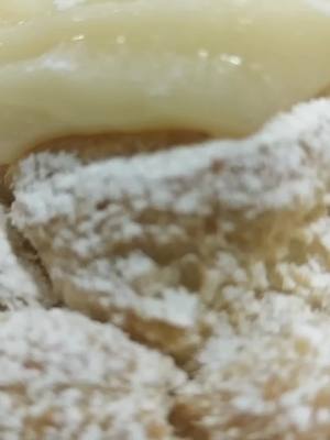 A post by @caffetteria_barflavio on TikTok caption: #barflavio #barflaviopozzuoli #pasticceria #caffetteria #caffetteriabarflavio #pozzuoli #zeppole #perte #andiamoneiperte 