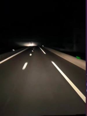 A post by @siana868anais on TikTok caption: soyez très vigilants et prudent svp et faites surtt attention aux autres !!! #routierdelanight #girltrucker #danger #dangereux #routierdefrance #femmeroutiere #pourtoiiiiiiiiiiiiiiiiiiii #truckdriverlife #truckfamily 