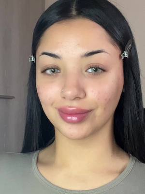 A post by @eislab on TikTok caption: Première façon dont je fait mes sourcils. La 2ème avec la pommade à sourcils est complètement differente de celle la. Elle sera postée demain. 💕