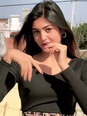 A post by @shahjadiyaqueen on TikTok caption: Badi Mushkil #shahjadiyaqueen for you