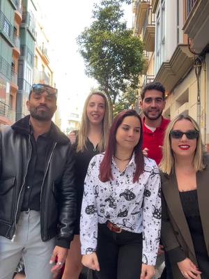 A post by @victoriapmh on TikTok caption: Celebrando mi cumple con los mejores #andobuscandomoney #fyp #parati #viral #popular 