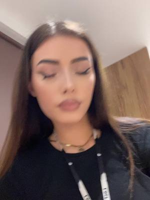 A post by @wolniakspalamnielegale on TikTok caption: Kurczak 