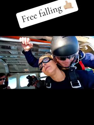 A post by @jolegg13 on TikTok caption: Free falling baby!!!!🤙🏼🪂🪂#skydiving #realtorlife🔑🏠 #freefall #foryoupagethis