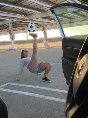 A post by @lizzyfreestyle on TikTok caption: 🚗✨ Mi Toyota y yo, the perfect team para disfrutar al máximo las mejores experiencias futboleras. Encuentra tu pasión y pide un sticker en ToyotaSticker.com   #toyotapartner @Toyota 