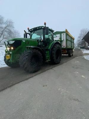 A post by @patrick_swiss_06 on TikTok caption: Dickee Technik mit schwattee Felgen🤙🏼🤪#swissfarmer🇨🇭🇨🇭 #bockfür10🥳🚜 