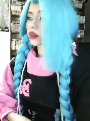 A post by @maikiyo_cosplay on TikTok caption: #arcanecosplay #arcane #jinx #jinxarcane #jinxcosplay #lol #leagueoflegends #leagueoflegendsjinx 