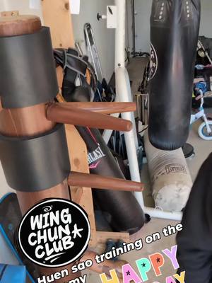 A post by @wingchunclub on TikTok caption: dummy play #wingchun #wingchunclub 