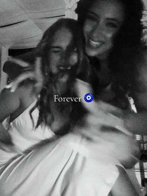 A post by @aureliesvrg on TikTok caption: Forever 🧿 #besties #girls #Love #bff #friends #Flashback #foryou #fyp #pourtoi 