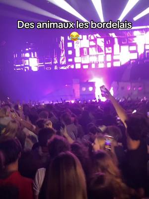 A post by @paulcrtl on TikTok caption: 10 pogos pendant le concert jpp #ninho #bordeaux #bordeauxmaville #concert @Ninho 