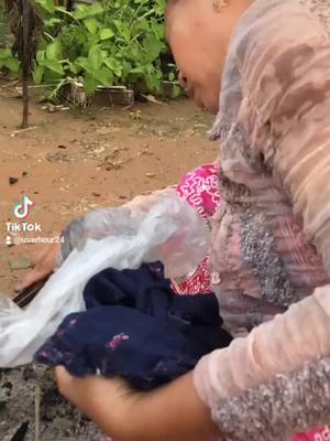 A post by @userhour24 on TikTok caption: រីករាយ8មិនានេះ កូនជូនពរឲ្យម៉ាក់សម្រស់កាន់តែស្រស់ស្អាត សុខភាពល្អរាងកាយមាំមួន អាយុវែងជាម្លប់ដ៏ត្រជាក់សម្រាប់កូនៗ❤️‍🩹🤱