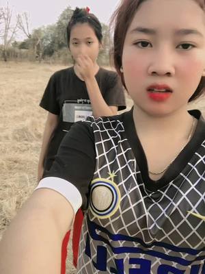 A post by @mimikonbaba on TikTok caption: #បាត់នាក់អោយបេះដូងទៅណាអស់ហេីយ🤧💔🌷 #singing #ក្មេងរោងចក្រ😔✌️✨ 