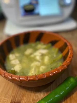 A post by @thermoniquex on TikTok caption: #onthisday recordando la vez que hixe pollo en salsa verde con nopales en mi #thermomix #thermoniquex #comidamexicana 