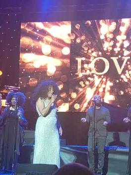 A post by @rosariocarrillofa09 on TikTok caption: #starlitemarbella #paratitiktok Diana Ross