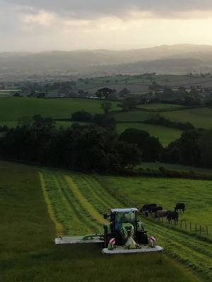 A post by @farm_hub_ on TikTok caption: First Claas Arion 470 Sold In The Uk - Filmed Back In 2022 🇬🇧🌾 #agrispec #claas #rearsteer🥵 #tractor #agriculture #country #yfc #farming #farmhub #silage #ag #CapCut #Summer #agri #mowers #grass #britain 