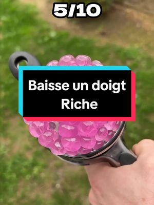 A post by @blaguedrolefr on TikTok caption: Baisse un doigt : Riche 🤑 #baisseundoigt #riche 