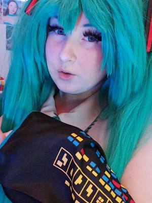 A post by @honeycosplayy.s on TikTok caption: oh my god im actually posting woahhh, abt to go to work :p // #hatsunemiku #miku #cosplay #fyp #mikuhatsune #vocaloid 