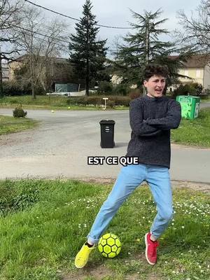 A post by @iamjoaskills on TikTok caption: Je reproduis les plus beaux buts puskas ! ⚽️🔥 #starfreestyle #football 