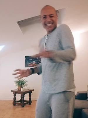 A post by @daniele_fedele on TikTok caption: #magiadimusica #occhibelli #easylife #sorrideresempre #mylife #picoftheday 