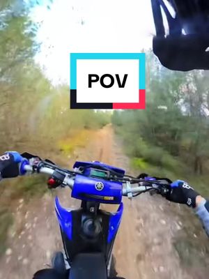 A post by @27_enduro on TikTok caption: POV sur cette trace d’enduro à bord de la Yamaha comme si tu etais au guidon 👀🤜🏻🤛🏻🌲🌲🪨 #enduro #dirtbike #moto #motorcycle #motocross #cejour-là 