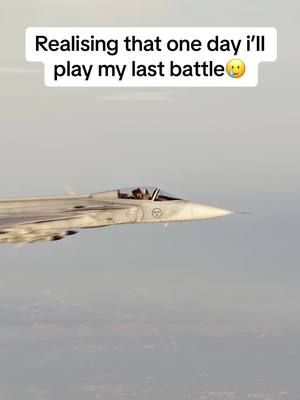 A post by @corsaroman on TikTok caption: #fyp #gaming #warthunder #warthunderaviation #warthundervideo 