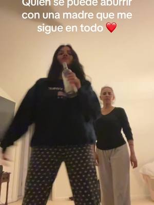 A post by @andycarrenor on TikTok caption: Te amo mamita ❤️❤️y te extraño