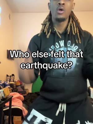 A post by @itsjus.zy on TikTok caption: Am i buggin or did we just bave a earthquake? #fypシ #viral #trending #newyork #earthquake 