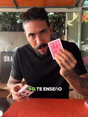 A post by @jeanmind on TikTok caption: Aprende a lanzar las cartas asi 😃 #magia