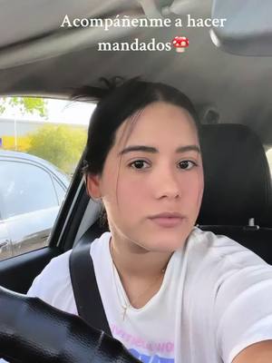 A post by @danieladelamora on TikTok caption: extrañaba grabar videitos #compras #acompañame #fyp 