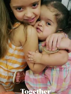 A post by @cubitafamily on TikTok caption: #achondroplasia Amor de Hermanas...