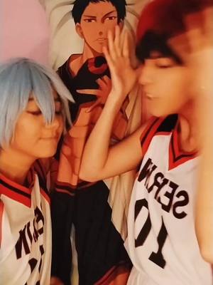 A post by @leshieru on TikTok caption: Aomine es un actor pagado Kuroko: @Ale  #knb #kurokonobasket #kagamitaigacosplay #kurokotetsuyacosplay #KagaKurocosplay 