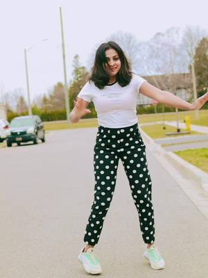 A post by @soniyafrancis07 on TikTok caption: Kaayi💃🏻🫶 . . . . #kaay #new #trending #dance #dancechallenge #instareels #reelsindia #explore #explorepage #fyp #foryou #foryoupage #like #mallu #uae #toronto #dancers #tiktoktoronto #Outdoors #spring #Summer 